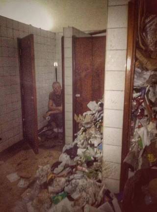 Cursed Toilet from Reddit r/cursedimages.