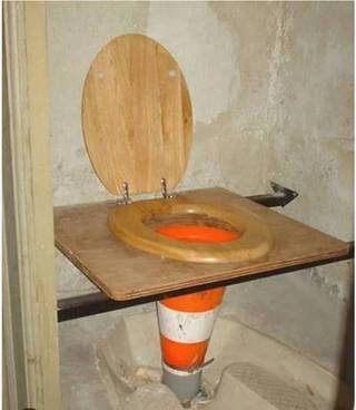 Cursed Toilet from Reddit r/cursedimages.